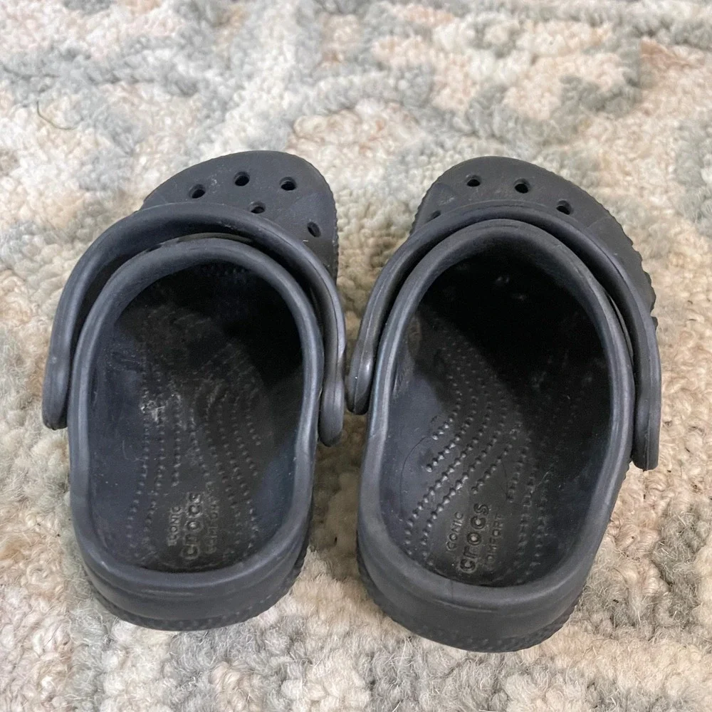 Crocs Toddler Size C6 Boy Classic Clogs Slip-On Shoes Black Pool Hiking Sandal‎
